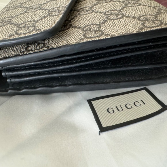 Gucci Handbag - Picture 4 of 10